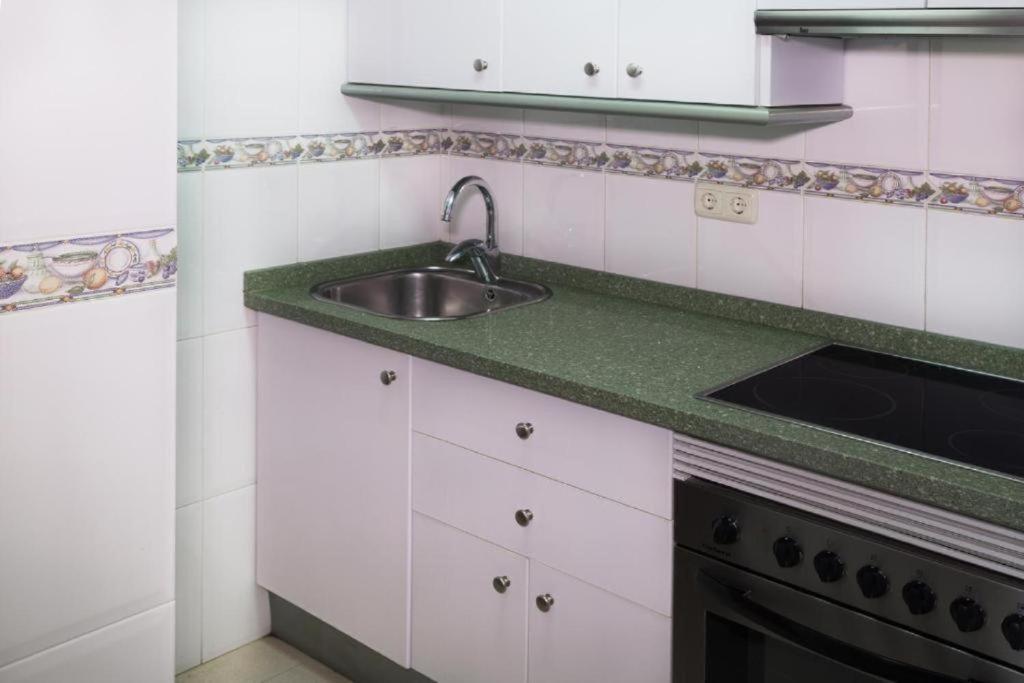 Apartamentos Chinasol Almunecar Bilik gambar
