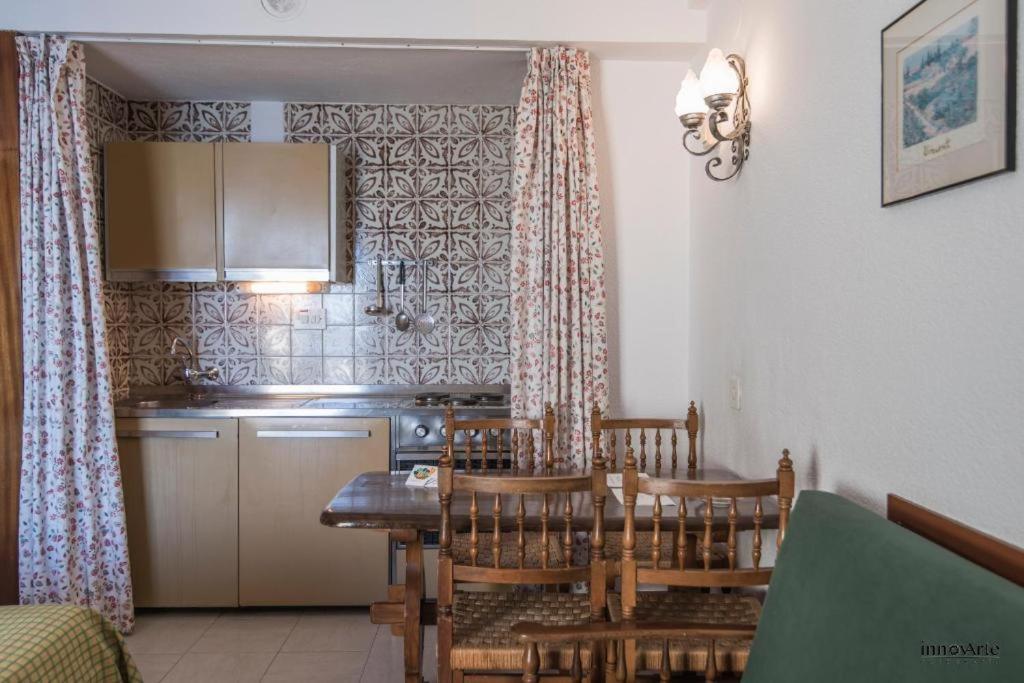 Apartamentos Chinasol Almunecar Bilik gambar
