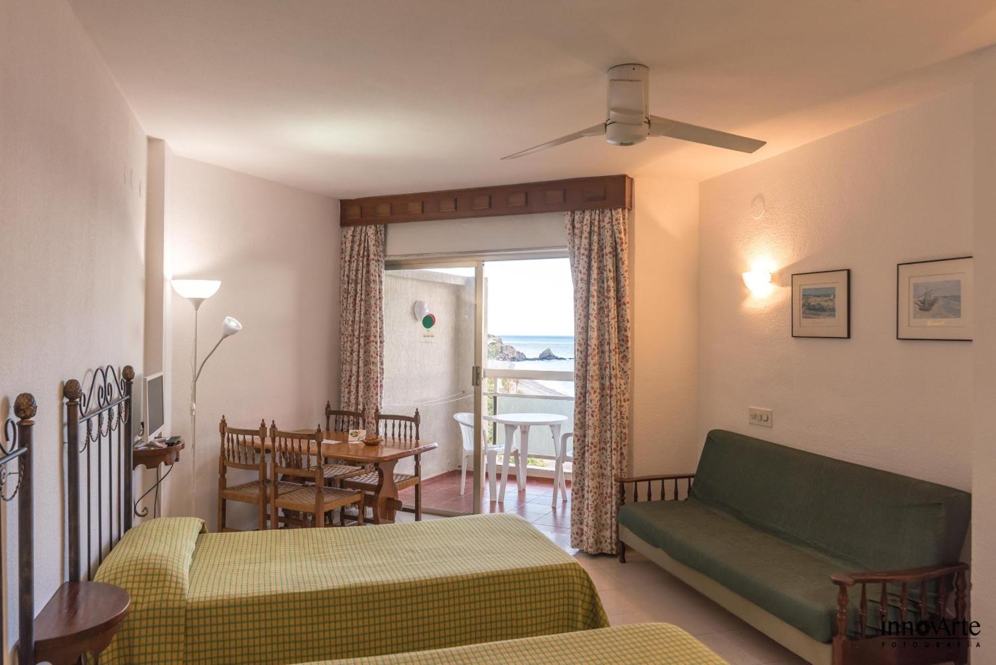 Apartamentos Chinasol Almunecar Bilik gambar